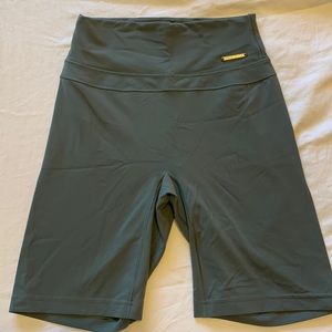 WHITNEY SIMMONS GYM SPANX